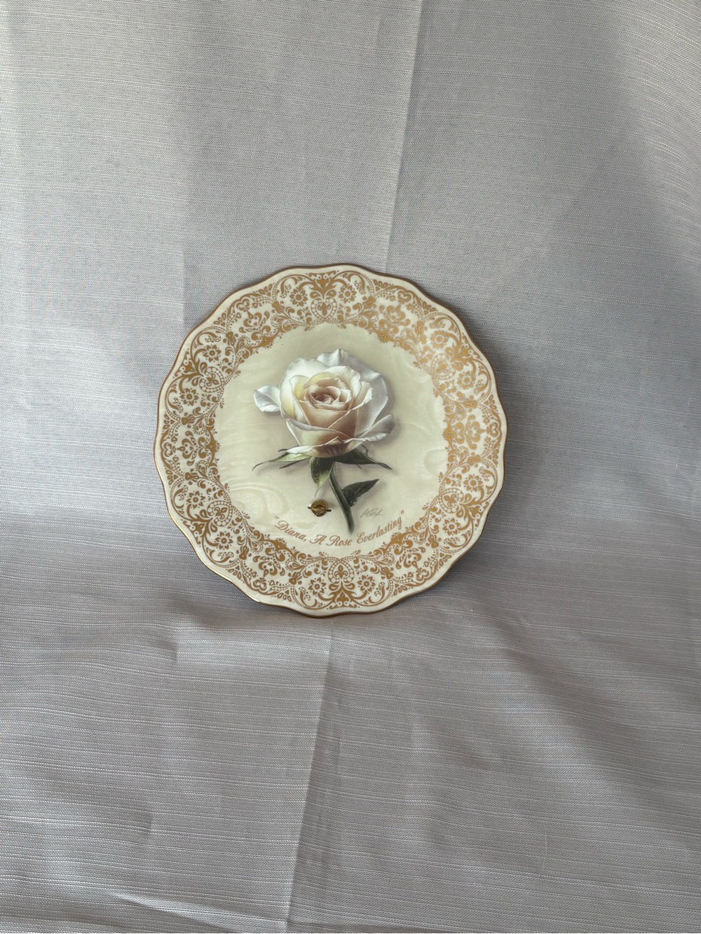 Princess Diana Decorative White Rose Porcelain Plate with Gold Trim